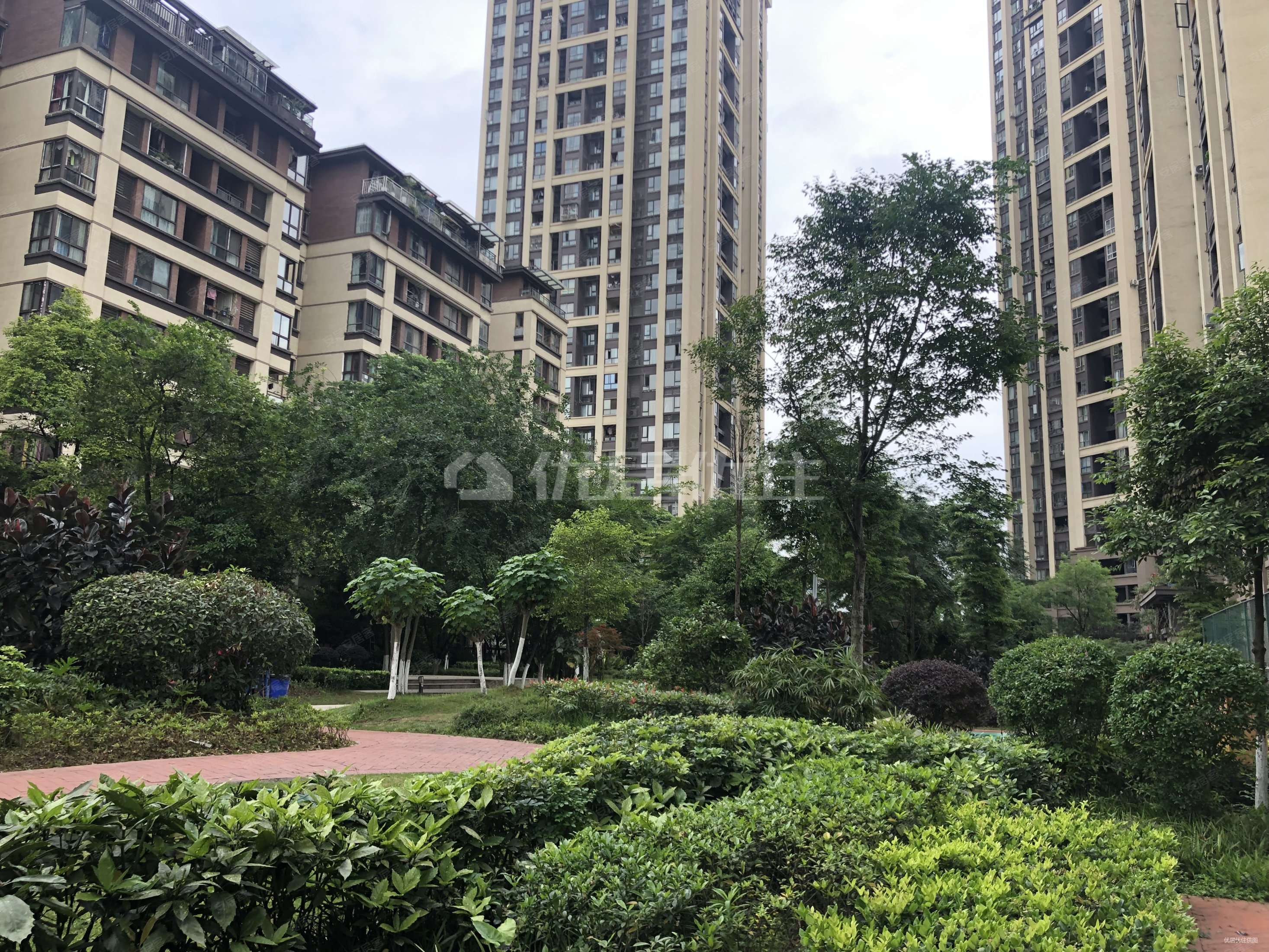 朵力迎宾大道(一期)3室2厅1卫91㎡东南105万