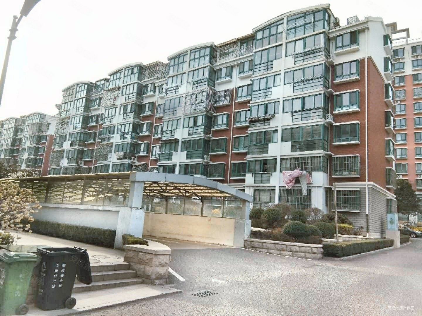 实拍有钥匙埠西花园封闭管理地暖房84平245万4楼