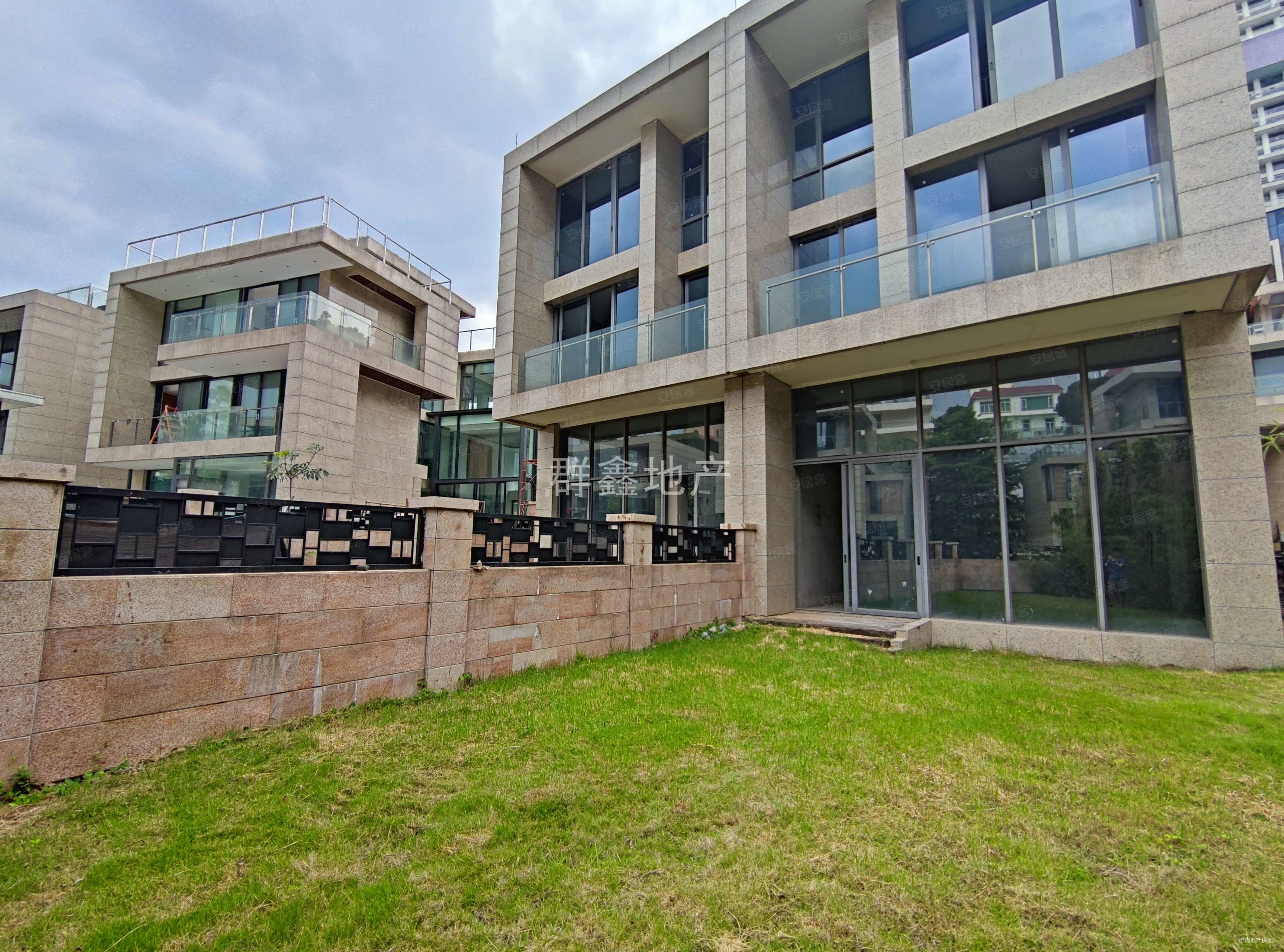 二沙岛珍藏别墅丨独栋大花园,看房方便,位置安静,越秀宏城花园二手房