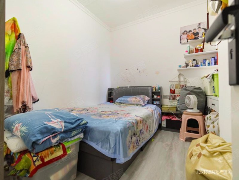 业主急卖 高鑫名居 朝南三房 楼层好 家具家电全送 随时看