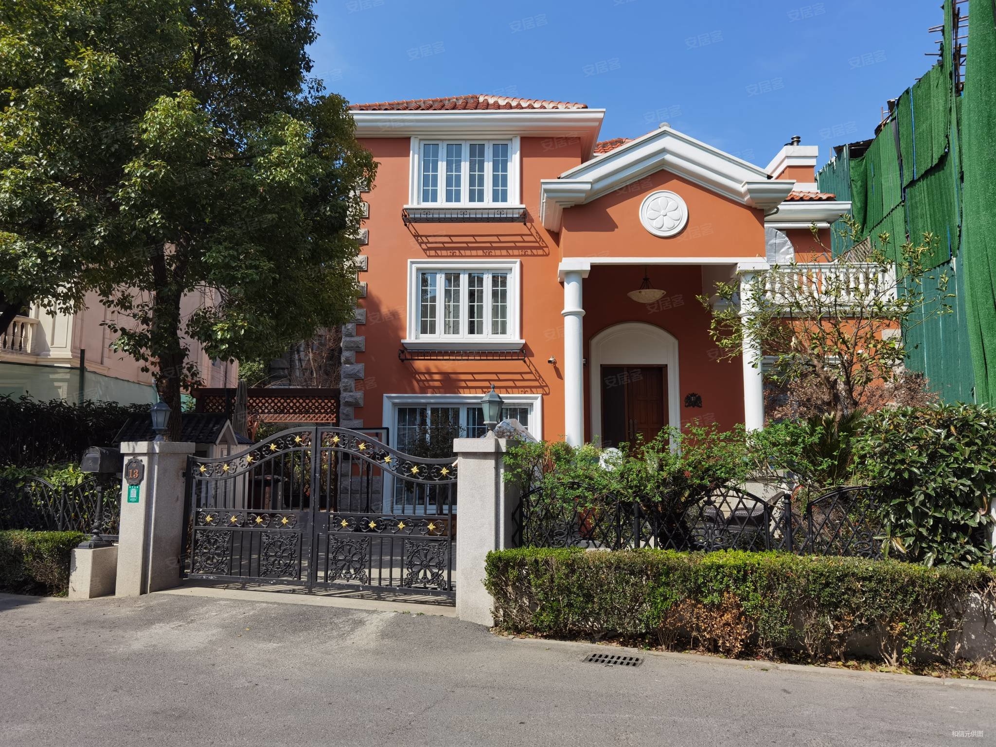 西郊花园别墅4室2厅4卫280㎡南北4500万