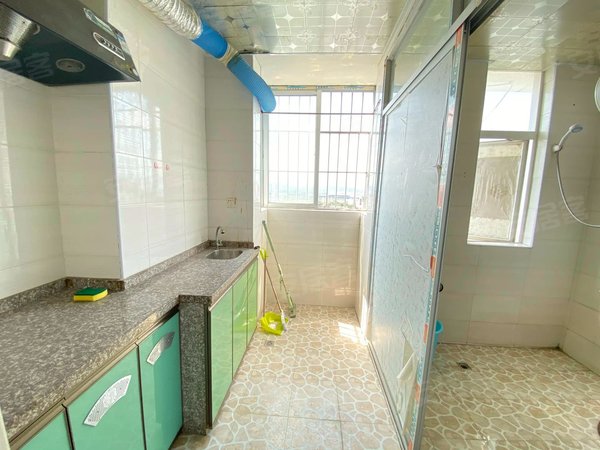 深圳坪山坪山盈富家园比亚迪上班方便 月底退租朝南一房 高楼层采光好