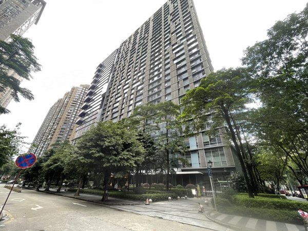 广州天河珠江新城西嘉裕礼顿阳光公寓大1房1厅,大阳台,独立洗手间有