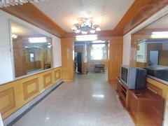 射阳射阳城北恒隆广场振阳公寓2楼，三室两厅家电家具齐全，有车库出租房源真实图片