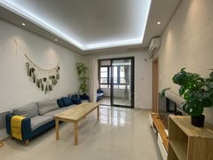海口美兰江东新区江东新区 绿地城繁华里1800入住精装二房 租赁证出租房源真实图片
