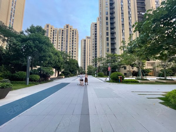 泉州晋江晋江吾悦广场中海悦江府全新首租 在建山姆旁 中海悦江府 3室