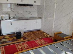 曲靖会泽西直街壹号庄园公寓出租，一室一厅一厨一卫，带家具拎包入住出租房源真实图片