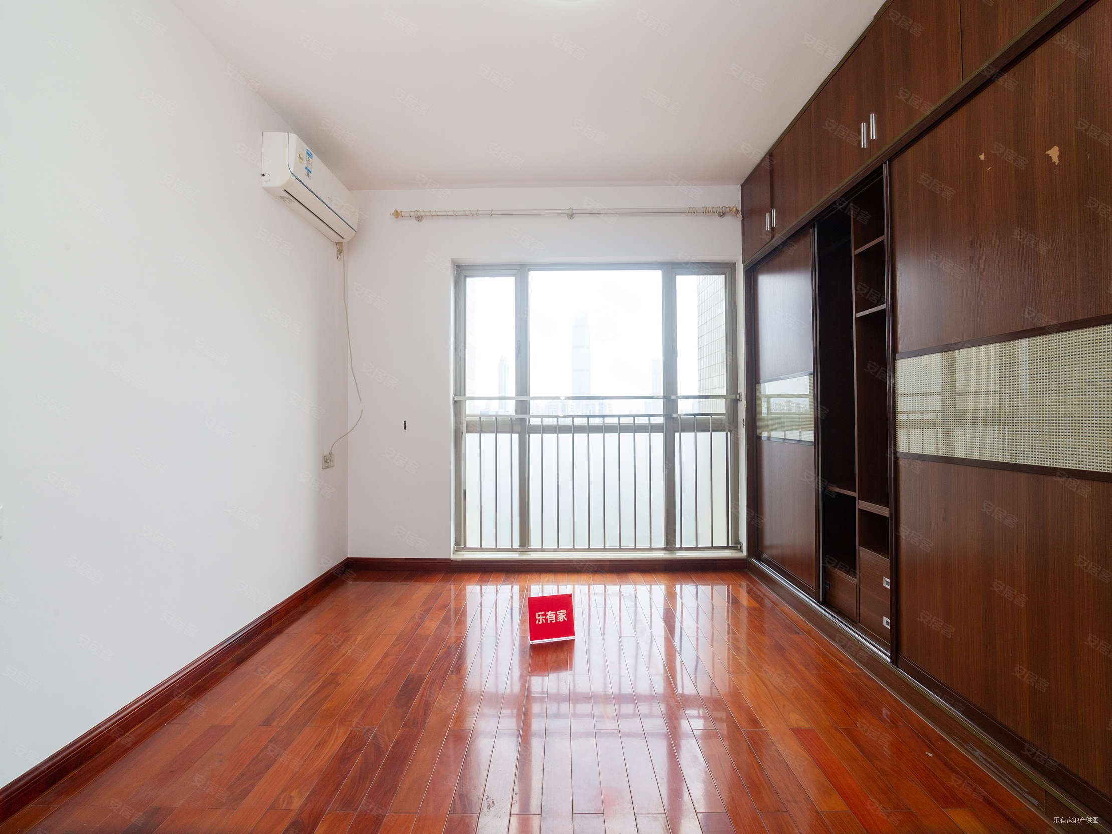 盛世鹏程花园4室2厅0卫147.93㎡南北1040万