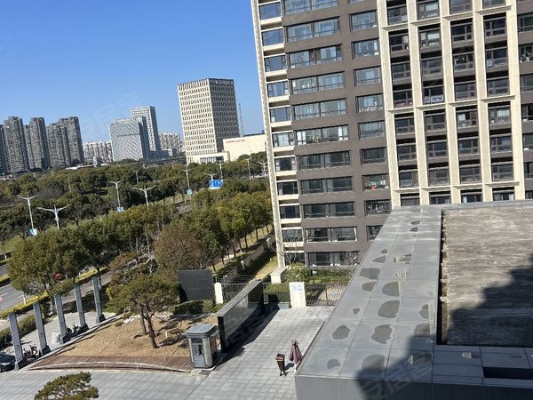 苏州太仓娄东融创悦园太仓悦园100平南,三室两厅两卫,南北通透出租