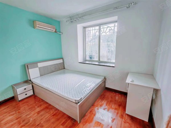 无中介 租房押一付一 可短租 近地铁 拎包入住 小区绿化很好