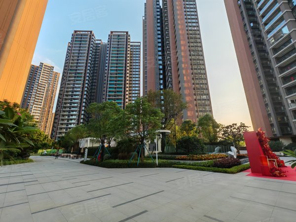 广州番禺南村镇越秀星汇文玺暨大华南理工国际校区旁3房2卫,高层,采光