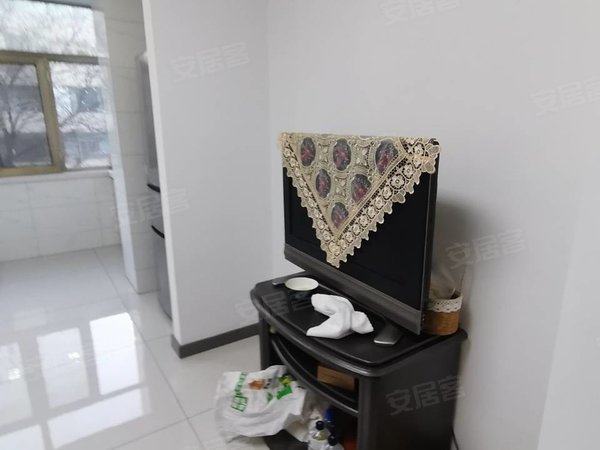 包头青山民主路民主路1号街坊一机四中四小民主路一号三楼1500出租房源真实图片