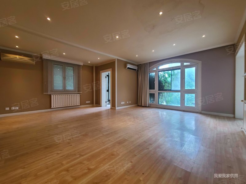 新上好房 玄武湖畔高档住宅 金陵御花园小区 紫金山下 随时看