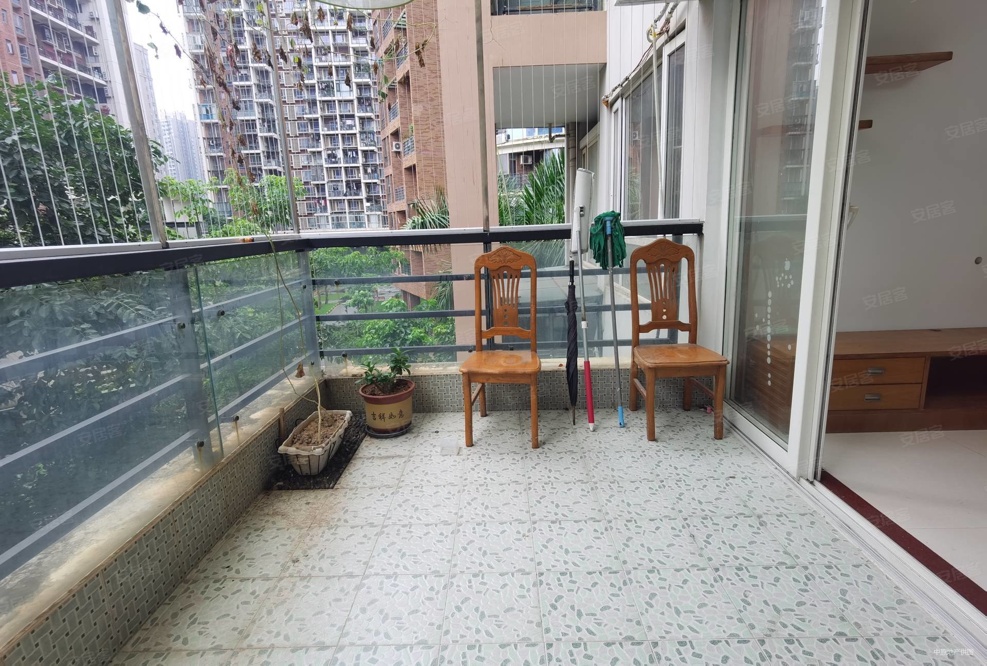 世纪春城(三期)3室2厅1卫96.65㎡东南380万