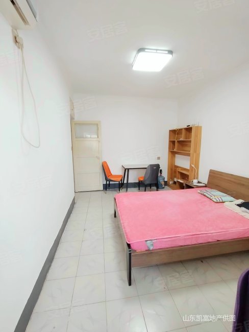 山工宿舍非顶楼双气装修好拎包入住院内停车方便有食堂有传达,山大