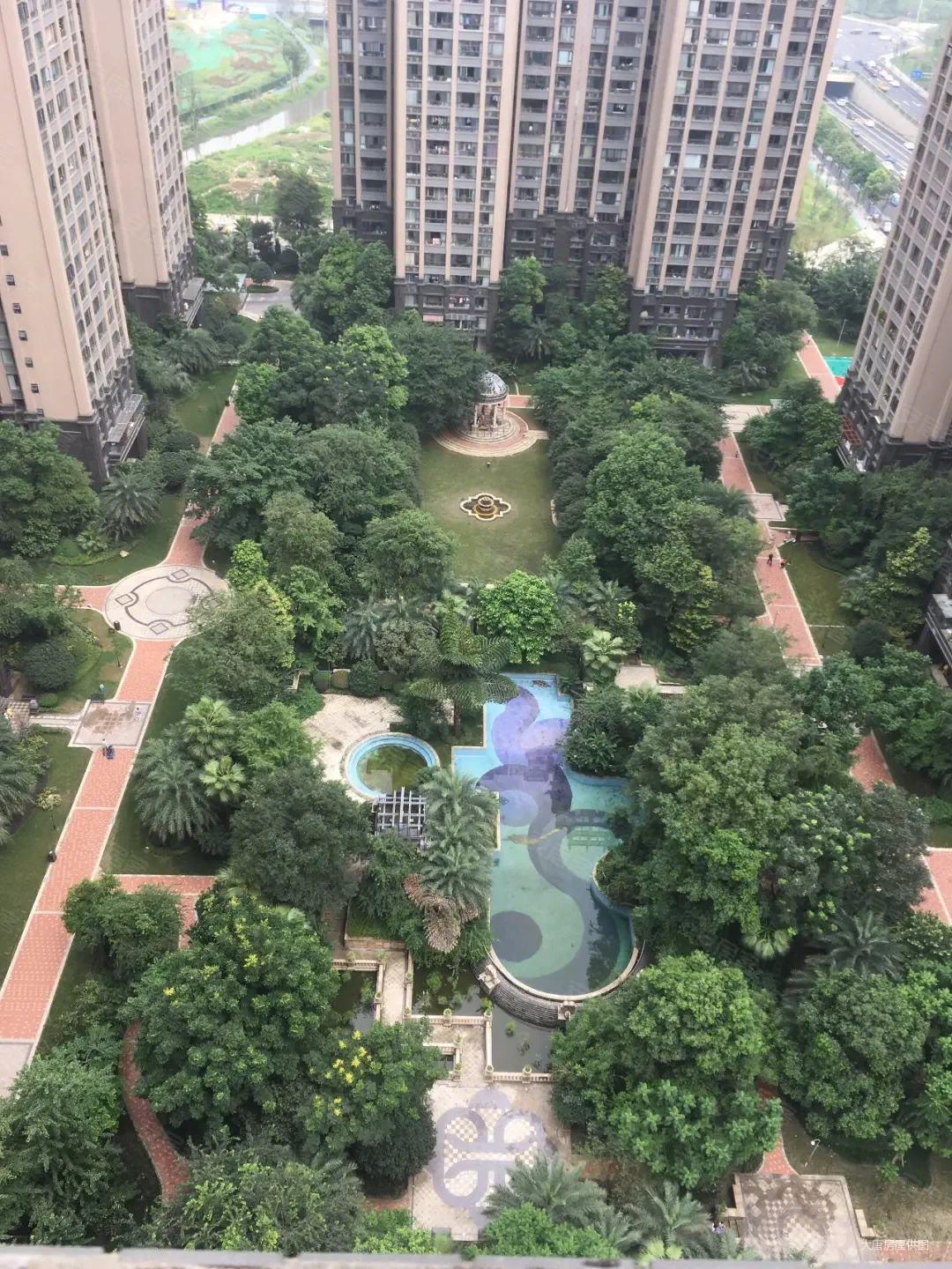 美城云庭剑南大道南段338号5室3厅4卫160平方米顶跃