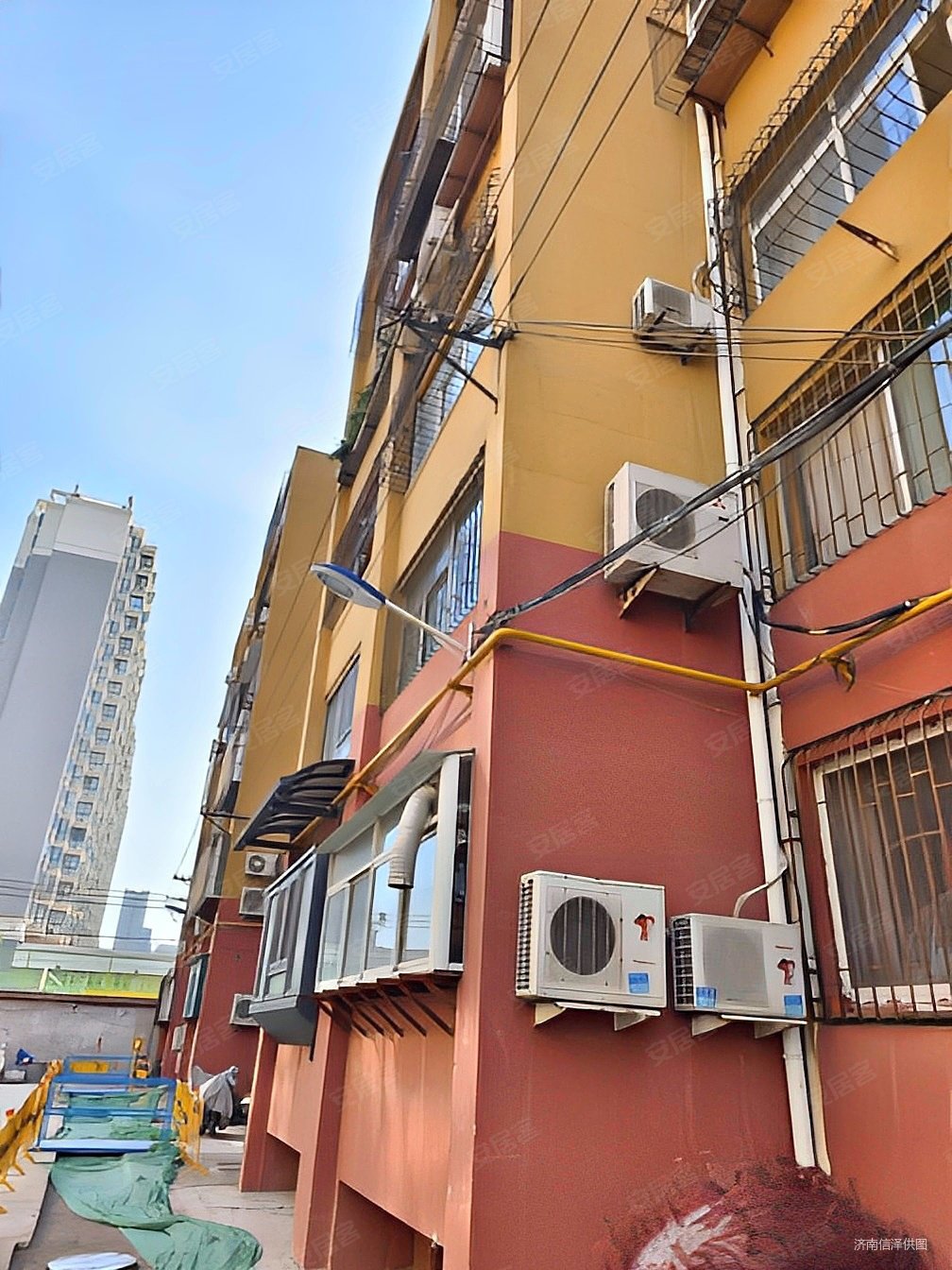 单价一万一买万盛园二楼三室送18平地下室靠近地铁急售