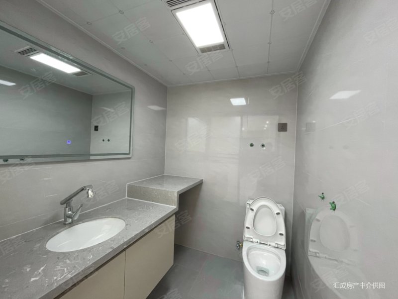 体育场3楼,2室2厅,大南明厅,采光好落地窗,香柏路4-1号小区二手房,56.