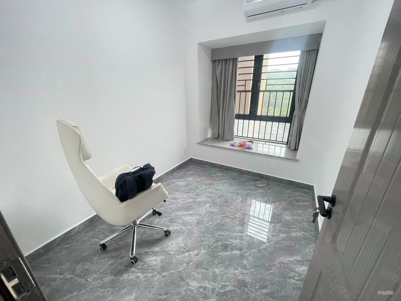 乐城(二期)4室2厅2卫119㎡南北291.8万