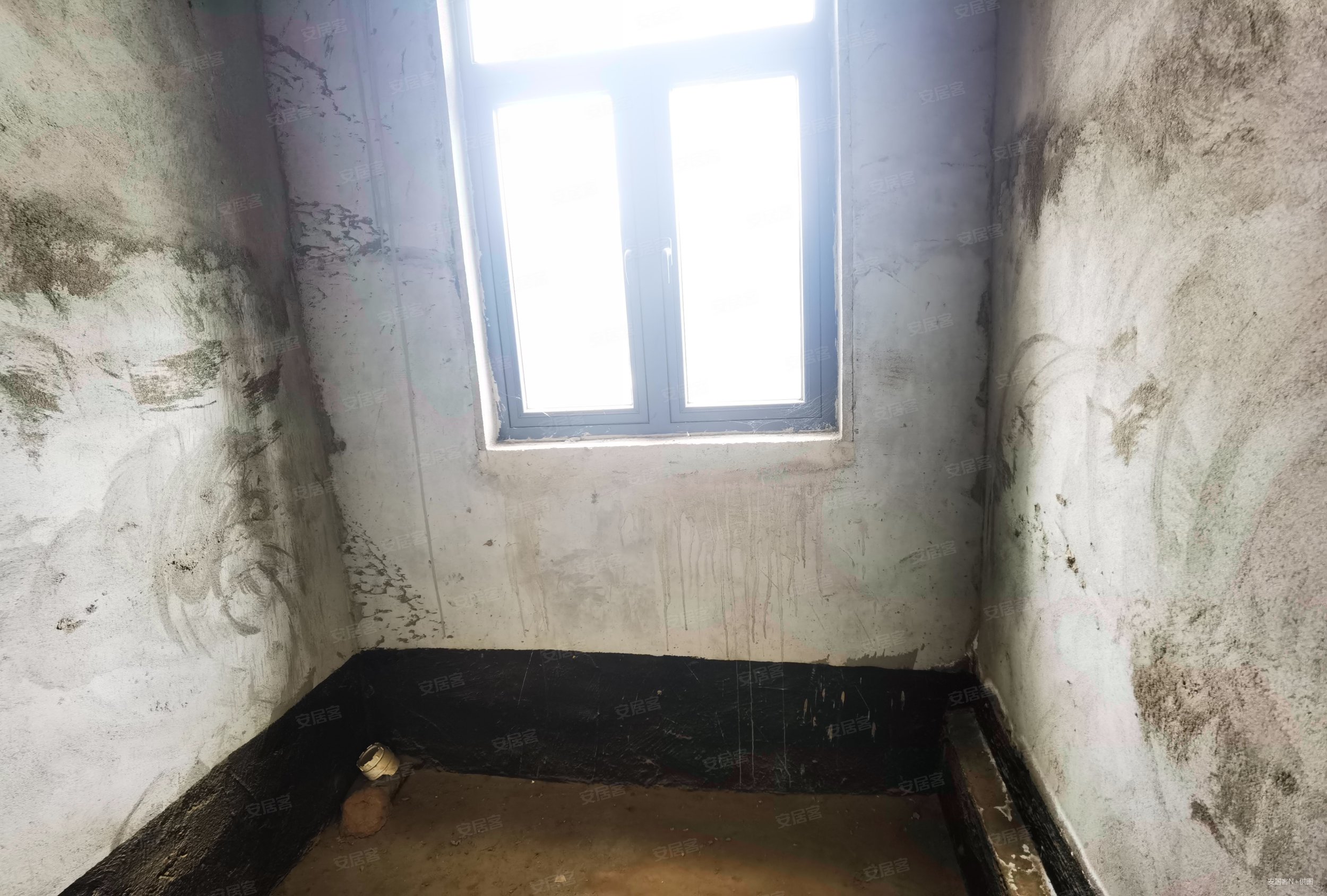 恒大龙城(别墅)4室2厅3卫188㎡南北215万