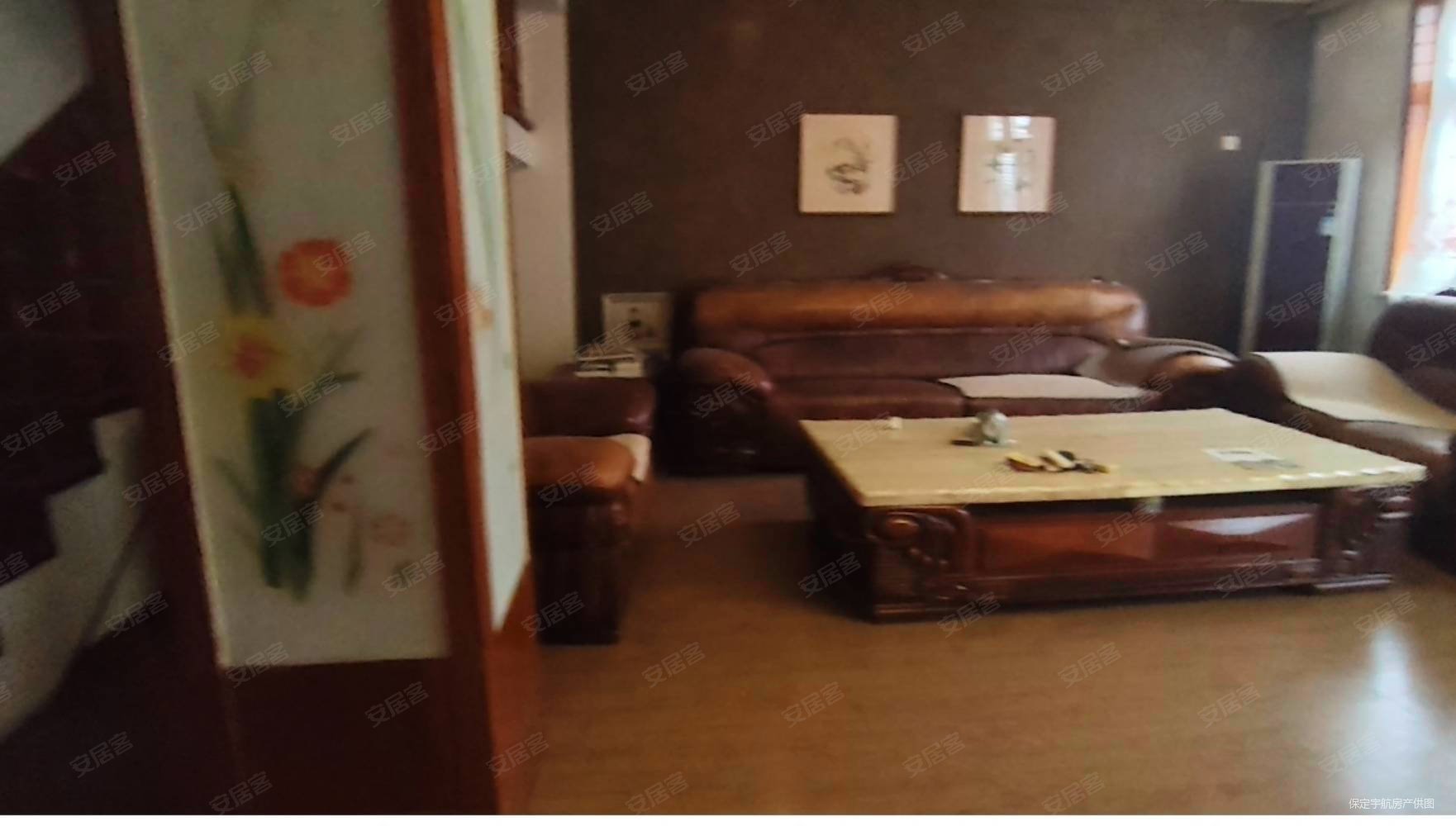 信合花园4室3厅3卫238.5㎡南北120万