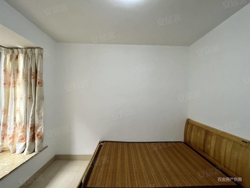 柳北北雀路正3房2厅一楼带花园户型方正拎包入住