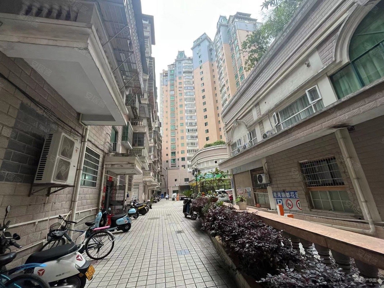 港湾丽都3室2厅1卫118㎡东30.8万