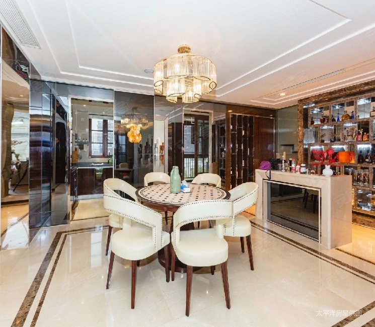 大复式,低于市场价在售,带地下产权车位,看房基本随时,康泰新城二手房