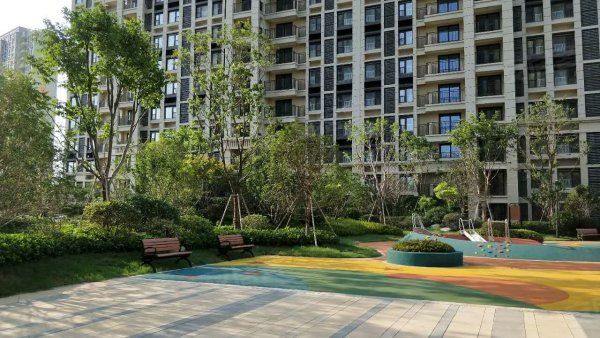 急急急!双湾锦园毛坯3房2卫 南北阔景双向阳台 176万