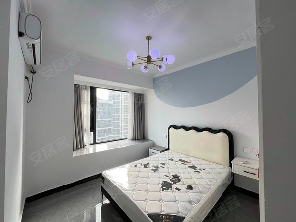 海宁斜桥镇斜桥鸿翔金桂里庆云街上 近地铁口 金桂里精装三房两卫 停车方便 配套齐全出租房源真实图片