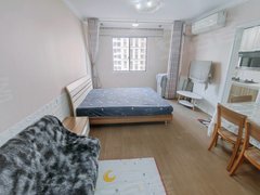 镇江句容宝华小学京东紫晶 一室一厅一厨一卫 干净整洁 拎包入住 近菜场近南京出租房源真实图片