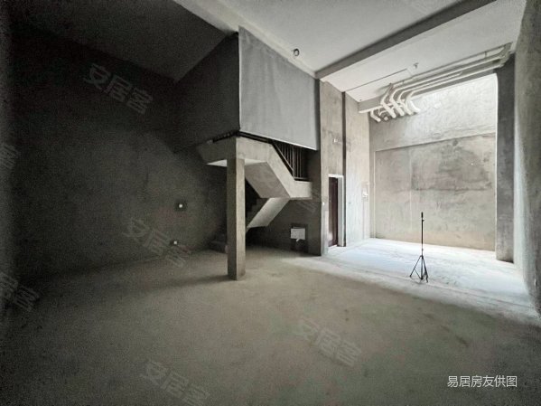 建发云锦湾4室3厅3卫141㎡南北600万