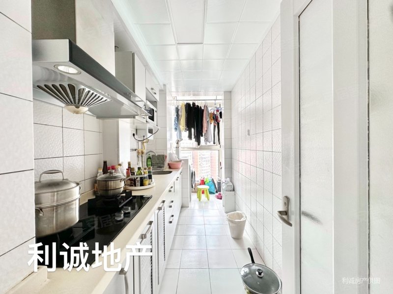 太阳宫地铁站,万方高层品质一居,方便看房价格能商量,万方景轩二手房