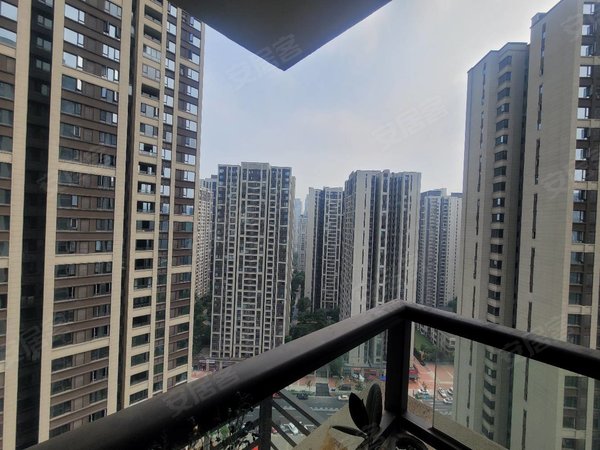 重庆江北江北嘴保利观澜(二期)北滨路,精装简约风三房,图片真实,价格