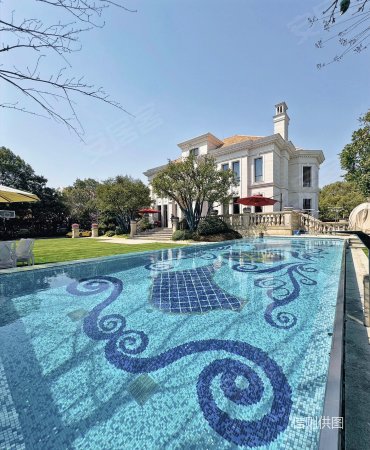 泳池~三产权车库)花园环绕丨房东急售~,麓山蔚蓝卡地亚(别墅)二手房