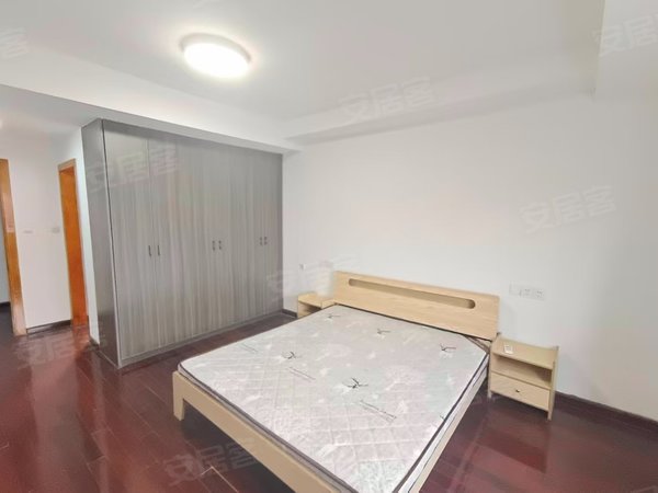 【多图】金山苑五区,虞山租房,金山苑五区 3室2厅2卫 房间客厅阳台是