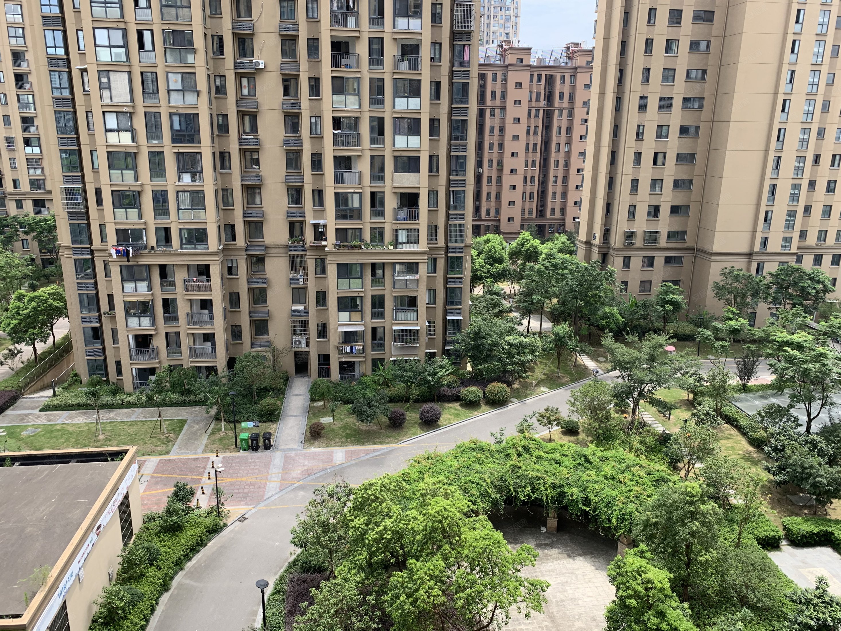 五江湾小区(北区)3室2厅2卫123㎡南375万