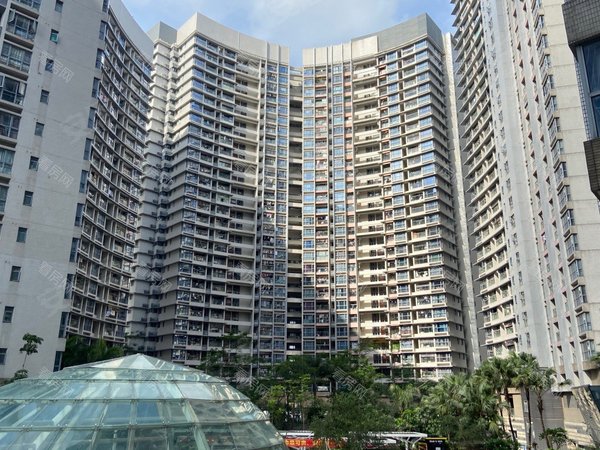 深圳福田皇岗金地名津口岸,新出一房一厅,带家私,拎包入住出租房源