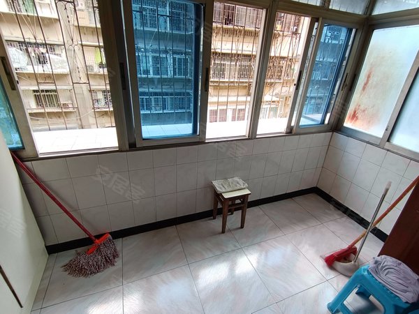 深圳罗湖泥岗红岗西村实惠3房(住家,3人合租,宿舍,都可以)大社区,环境