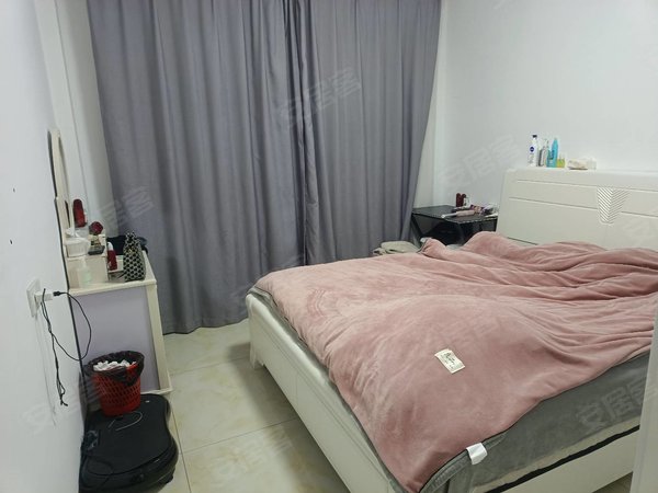 东方好楼层322居家好房子,房间大空间宽广,采光好出租房源真实图片