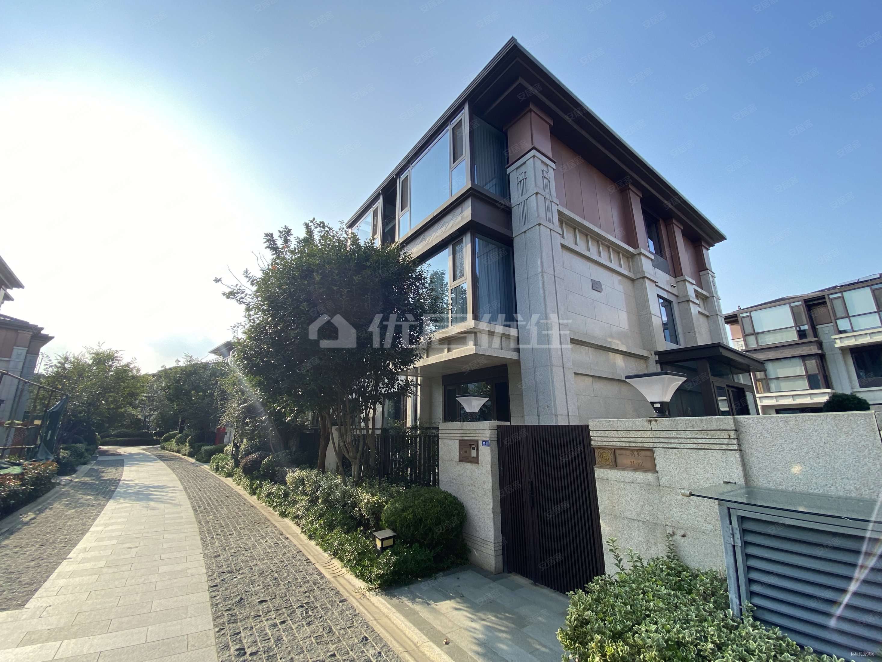 苏州房产网>苏州二手房>工业园二手房>双湖二手房>世茂铜雀台雅院>