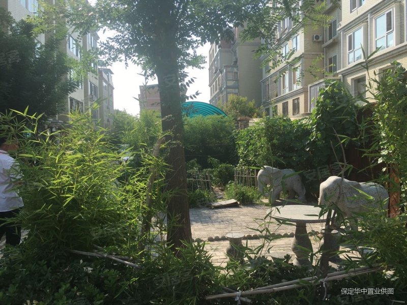 秀兰城市花园5室3厅3卫255㎡南北235万