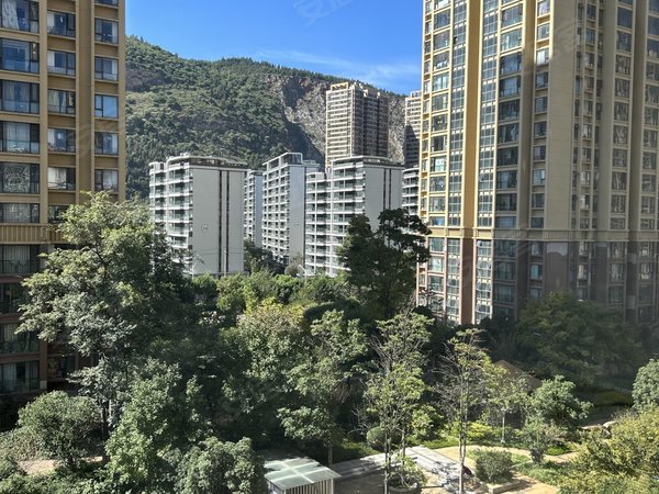 安宁丽阳星城(2期)奥特莱斯旁边一室一厅  带家具家电  看房方便出租