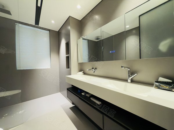 金华东阳横店南江玺南江玺4房3卫豪华现代风装修   奶油风 价格给力家具齐全出租房源真实图片