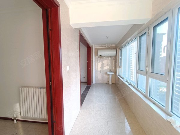 潍坊诸城诸城城区润东华府壹号市中心,电梯房,精装大套三,带附房,随时