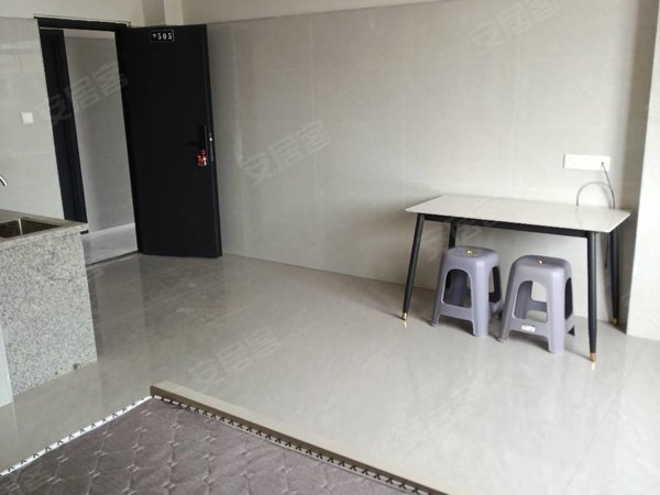 金华婺城秋滨工业区雅苑小区(自建房)电梯房方便停车公交车菜市场，夜市，饭店卫生院出租房源真实图片