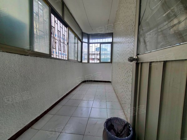 深圳南山南山中心区华联花园华联花园,新装修三房两厅,近南山地铁站