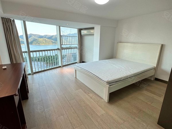 深圳盐田沙头角壹海城v公馆端头位置海景复式两房 家私电器齐全 随时