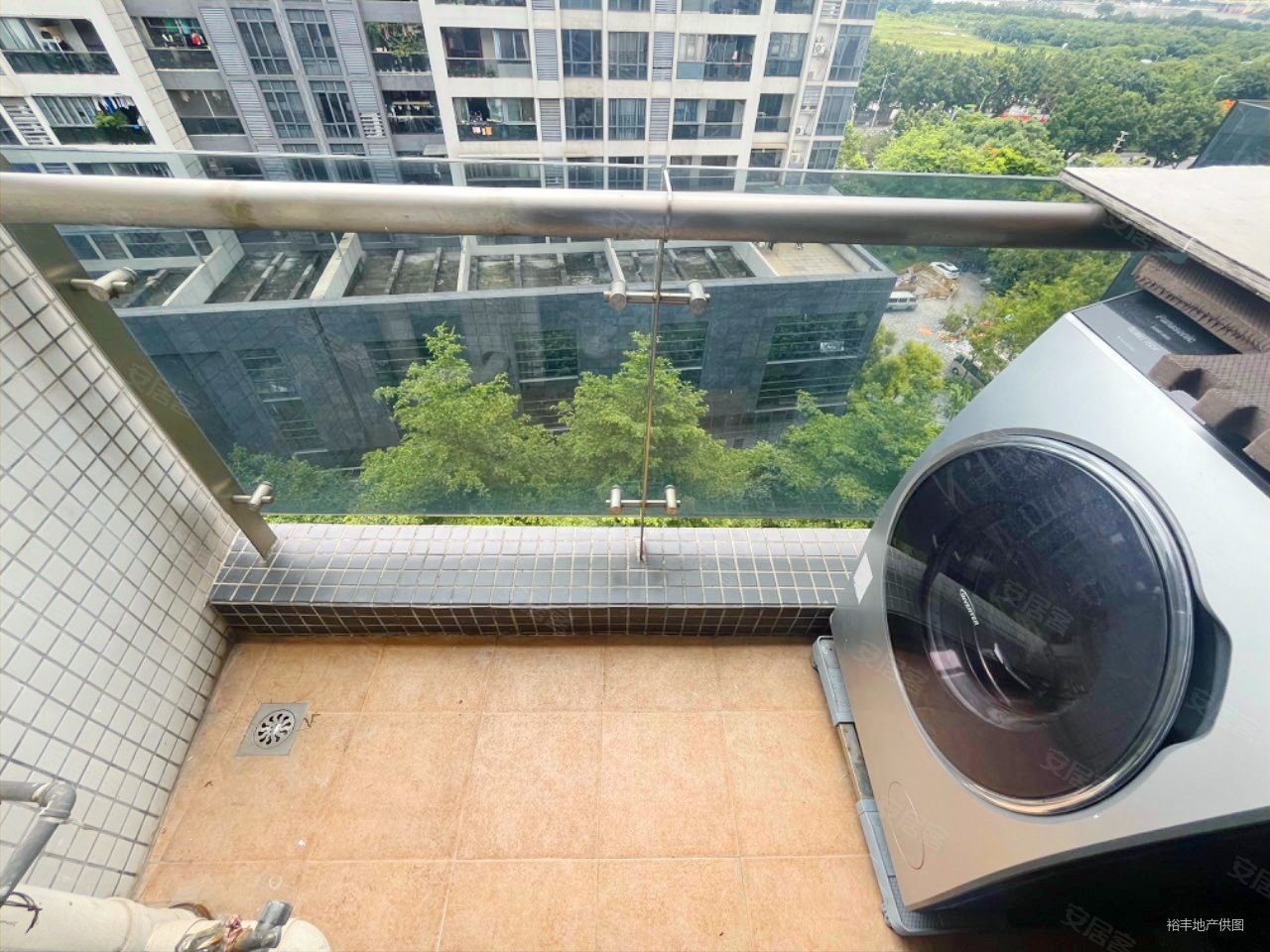 水蓝郡花园(会展世界城) 4 房  152.73 方