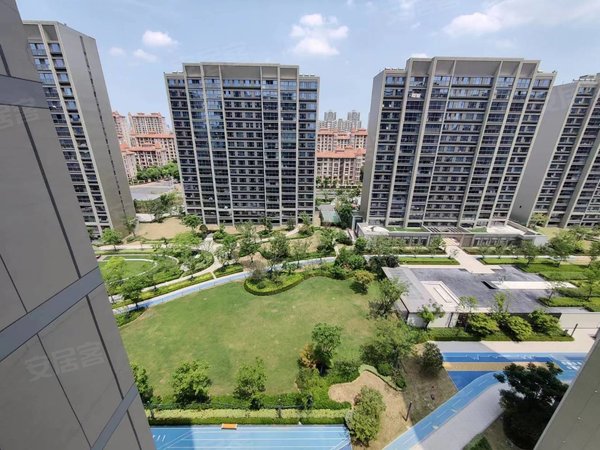 苏州工业园斜塘泊云庭园区欧尚超市 奥体中心泊云庭精装三房可月付